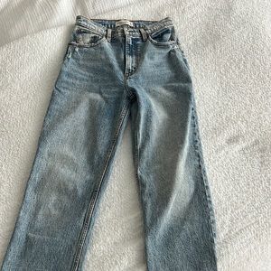 Abercrombie 26/2 90s Straight Ultra High Rise Jeans